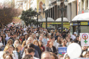 Curitiba, 22 de julho de 2023 - Dentro da programação da Campanha Paraná Unido no Combate ao Feminicídio, promovido pelo Governo do Estado, aconteceu caminhada pela Rua XV de Novembro, centro de Curitiba, com a participação da modelo Luiza Brunet.