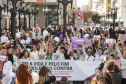 Curitiba, 22 de julho de 2023 - Dentro da programação da Campanha Paraná Unido no Combate ao Feminicídio, promovido pelo Governo do Estado, aconteceu caminhada pela Rua XV de Novembro, centro de Curitiba, com a participação da modelo Luiza Brunet.