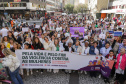Curitiba, 22 de julho de 2023 - Dentro da programação da Campanha Paraná Unido no Combate ao Feminicídio, promovido pelo Governo do Estado, aconteceu caminhada pela Rua XV de Novembro, centro de Curitiba, com a participação da modelo Luiza Brunet.