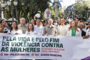 Curitiba, 22 de julho de 2023 - Dentro da programação da Campanha Paraná Unido no Combate ao Feminicídio, promovido pelo Governo do Estado, aconteceu caminhada pela Rua XV de Novembro, centro de Curitiba, com a participação da modelo Luiza Brunet.