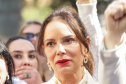 Curitiba, 22 de julho de 2023 - Dentro da programação da Campanha Paraná Unido no Combate ao Feminicídio, promovido pelo Governo do Estado, aconteceu caminhada pela Rua XV de Novembro, centro de Curitiba, com a participação da modelo Luiza Brunet.