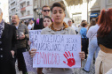 Curitiba, 22 de julho de 2023 - Dentro da programação da Campanha Paraná Unido no Combate ao Feminicídio, promovido pelo Governo do Estado, aconteceu caminhada pela Rua XV de Novembro, centro de Curitiba, com a participação da modelo Luiza Brunet.