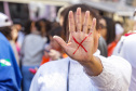 Curitiba, 22 de julho de 2023 - Dentro da programação da Campanha Paraná Unido no Combate ao Feminicídio, promovido pelo Governo do Estado, aconteceu caminhada pela Rua XV de Novembro, centro de Curitiba, com a participação da modelo Luiza Brunet.