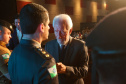 O governador em exercício Darci Piana participou nesta segunda (24) no Museu Oscar Niemeyer, em Curitiba, da formatura de 35 oficiais da Polícia Militar e do Corpo de Bombeiros no Curso Superior de Polícia
