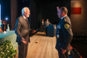 O governador em exercício Darci Piana participou nesta segunda (24) no Museu Oscar Niemeyer, em Curitiba, da formatura de 35 oficiais da Polícia Militar e do Corpo de Bombeiros no Curso Superior de Polícia