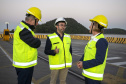 Deputados estaduais visitam o Porto de Paranaguá e homenageiam trabalhadores portuários