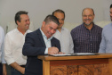 Os estados do Paraná e de São Paulo, por meio de seus secretários de Turismo, Marcio Nunes e Roberto Lucena, assinaram nesta quarta-feira (26/7) protocolo de Intenções para o fomento e promoção da Área Especial de Interesse Turístico Angra Doce, no conjunto formado pelo reservatório da Usina Hidrelétrica de Chavantes e seu entorno, abrangendo os municípios de Ribeirão Claro, Carlópolis, Siqueira Campos, Jacarezinho e Salto do Itararé (PR) e de Chavantes, Ourinhos, Canitar, Ipaussu, Timburi, Piraju, Fartura,
