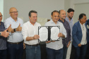 Os estados do Paraná e de São Paulo, por meio de seus secretários de Turismo, Marcio Nunes e Roberto Lucena, assinaram nesta quarta-feira (26/7) protocolo de Intenções para o fomento e promoção da Área Especial de Interesse Turístico Angra Doce, no conjunto formado pelo reservatório da Usina Hidrelétrica de Chavantes e seu entorno, abrangendo os municípios de Ribeirão Claro, Carlópolis, Siqueira Campos, Jacarezinho e Salto do Itararé (PR) e de Chavantes, Ourinhos, Canitar, Ipaussu, Timburi, Piraju, Fartura,