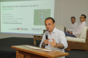 Os estados do Paraná e de São Paulo, por meio de seus secretários de Turismo, Marcio Nunes e Roberto Lucena, assinaram nesta quarta-feira (26/7) protocolo de Intenções para o fomento e promoção da Área Especial de Interesse Turístico Angra Doce, no conjunto formado pelo reservatório da Usina Hidrelétrica de Chavantes e seu entorno, abrangendo os municípios de Ribeirão Claro, Carlópolis, Siqueira Campos, Jacarezinho e Salto do Itararé (PR) e de Chavantes, Ourinhos, Canitar, Ipaussu, Timburi, Piraju, Fartura,