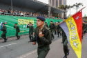 Milhares de pessoas participam do desfile de 7 de setembro em Curitiba
