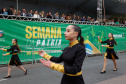 Milhares de pessoas participam do desfile de 7 de setembro em Curitiba