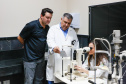 O governador também visitou o Hospital de Olhos Norte Pioneiro, que atende cerca de 40 municípios das regiões de Jacarezinho e Cornélio Procópio e faz 4,5 mil consultas, mil cirurgias, 2 mil atendimentos especializados em retina e 500 exames mensalmente. 