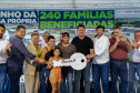 Governador Carlos Massa Ratinho Jr inaugura 240 apartamentos, dos quais 166 receberam subsídio do Governo do Estado, totalizando R$ 2,5 milhões de investimento.