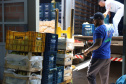 A Ceasa de Curitiba envia nesta quarta-feira (11) 12  toneladas de alimentos para Rio Negro e União da Vitória, cidades atingidas pelas chuvas e cheias nos rios no último final de semana.  