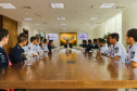 Curitiba, 24 de outubro de 2023 - O governador Carlos Massa Ratinho Jr., recebe em seu gabinete a visita de representantes do Cindacta II e concede Medalha de Honra da Casa Militar para oficiais.