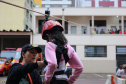 Crianças se divertem no quartel durante comemoração de aniversário do CBMPR  Crédito: CBMPR