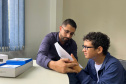 Óculos com inteligência artificial transforma vidas de alunos com deficiência visual no Paraná