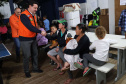 O governador Carlos Massa Ratinho Junior visitou na noite desta quarta-feira (18) a cidade de São Mateus do Sul, uma das mais atingidas pelas chuvas dos últimos dias no Paraná.