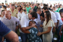 Governador entrega rede de esgoto, centro de convivência e moradias em Leópolis