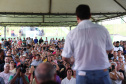 Governador entrega rede de esgoto, centro de convivência e moradias em Leópolis