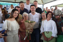 Governador entrega rede de esgoto, centro de convivência e moradias em Leópolis