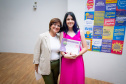 Alunos da rede estadual distribuem autógrafos em evento de lançamento de livros autorais