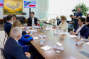  reunião entre o governador Carlos Massa Ratinho Junior e o chefe do governo regional, Jakub Chelstowkski, durante visita da comitiva polonesa à Curitiba. 