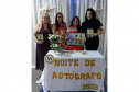  Alunos da rede estadual distribuem autógrafos em evento de lançamento de livros autorais