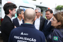 A partir desta quarta-feira (28), entram em operação os primeiros dois lotes das novas concessões rodoviárias do Paraná. A formalização do processo de transferência da administração das rodovias para as concessionárias aconteceu nesta segunda-feira (26), na sede do Departamento de Estradas de Rodagem do Paraná (DER-PR), em Curitiba.