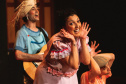 CRIANÇAS NO TEATRO