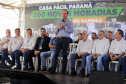 Com apoio do Estado, 200 moradores de Maringá ganham as chaves da casa própria