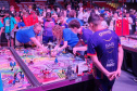 Estudantes de 13 a 28 anos de colégios públicos e privados de Curitiba e região alcançaram a segunda colocação entre 100 equipes de vários países em um torneio internacional realizado nos dias 7 a 9 de junho em Massachusetts. Projeto deles visa melhorar a mobilidade de pessoas idosas.