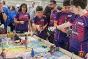 Estudantes de 13 a 28 anos de colégios públicos e privados de Curitiba e região alcançaram a segunda colocação entre 100 equipes de vários países em um torneio internacional realizado nos dias 7 a 9 de junho em Massachusetts. Projeto deles visa melhorar a mobilidade de pessoas idosas.