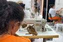 Apenadas transformam fardas antigas em ecobags em projeto que visa sustentabilidade e assistência a militares e suas famílias