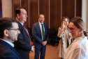 Vice-governador Darci Piana apresenta Caminhos do Peabiru ao embaixador do Peru