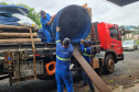 Sanepar orienta moradores de Foz do Iguaçu sobre o programa Caixa D´Água Boa