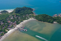  o começo da implementação do sistema de coleta e tratamento de esgoto nas comunidades de Encantadas e Nova Brasília, na Ilha do Mel, em Paranaguá