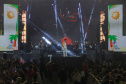O cantor Gustavo Mioto  durante a apresentacao do seu show dentro da programacao do Verao Maior Parana, em Matinhos 