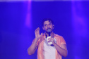 O cantor Gustavo Mioto  durante a apresentacao do seu show dentro da programacao do Verao Maior Parana, em Matinhos 