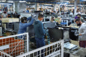 TRABALHADORES NA INDÚSTRIA