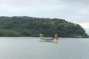 Um dia após a proibição da pesca, agentes do IAT recuperam 13 quilos de camarão em Guaraqueçaba