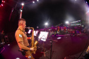 Banda da PMPR estreia no palco principal do Verão Maior e levanta o público em Matinhos