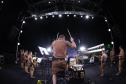 Banda da PMPR estreia no palco principal do Verão Maior e levanta o público em Matinhos