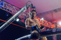 Evento nacional de boxe e MMA à beira-mar reúne milhares de espectadores