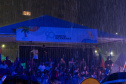 Evento nacional de boxe e MMA à beira-mar reúne milhares de espectadores