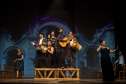 Teatro de Comédia do Paraná se prepara para estreia de “Daqui ninguém sai