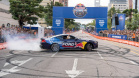 Adrenalina e velocidade: fãs apaixonados vibram com apresentação de carros na Red Bull Showrun