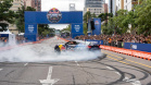 Adrenalina e velocidade: fãs apaixonados vibram com apresentação de carros na Red Bull Showrun