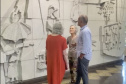 NA SEMANA DE ANIVERSÁRIO DE POTY LAZAROTTO, ARTISTAS QUE EXECUTARAM OBRAS DELE VISITAM MURAL DO SIMEPAR