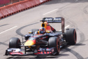 Adrenalina e velocidade: fãs apaixonados vibram com apresentação de carros na Red Bull Showrun